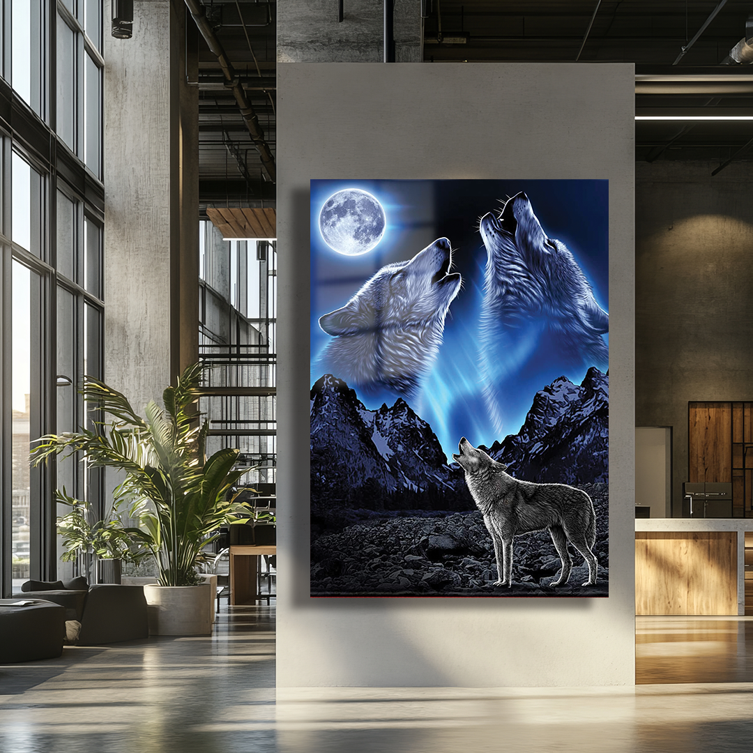 HOWLING WOLF-THEMED GLASS PAINTING