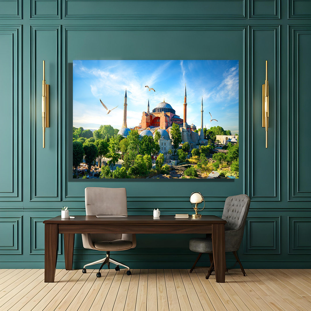 HAGIA SOPHIA-THEMED GLASS PAINTING